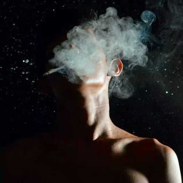 vapesocialcircle.com Is It Better to Smoke or Vape? Unveiling the Truth for Informed Choices​?